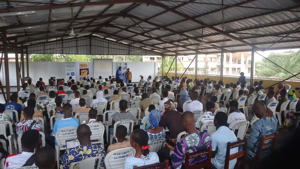 Séance de formation du BeninBee au CAEB de Porto-Novo